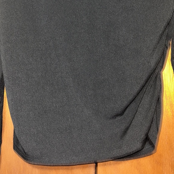 PLUS RUCHED DETAIL KEYHOLE TOP - Picture 10 of 12